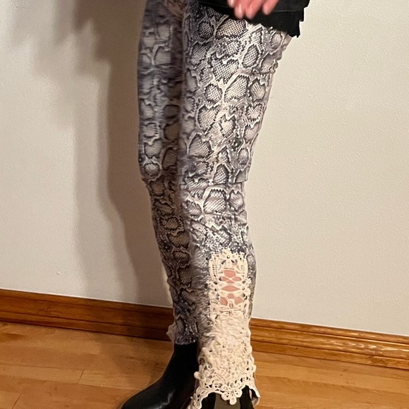 Vocal Apparel Knit Leggings with Snakeskin pattern, crystal and lace. - Picture 10 of 14